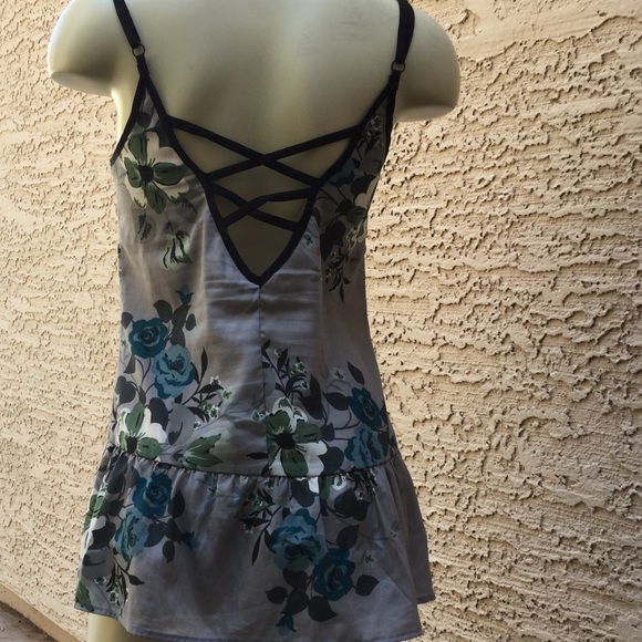 Full Tilt Floral Peplum Tank Top - Picture 4 of 4